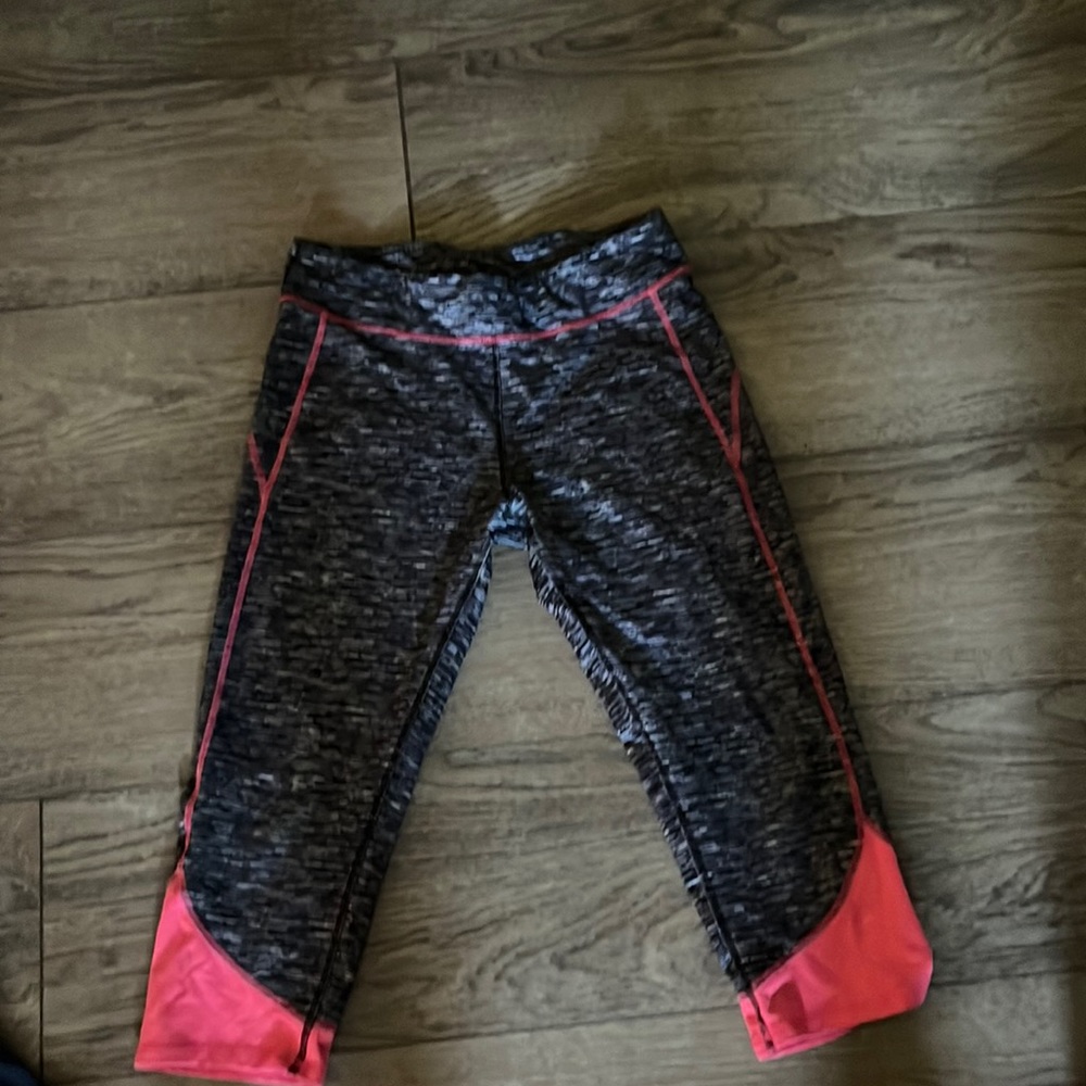 athletic capris